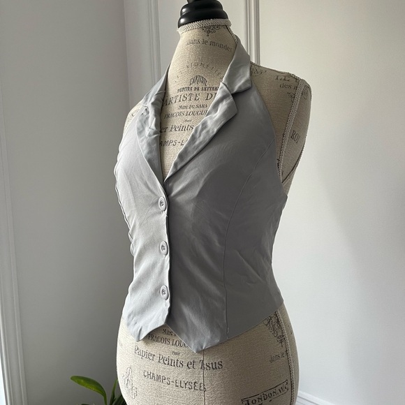 NWT Elegant Gray Halter Vest - Picture 3 of 6